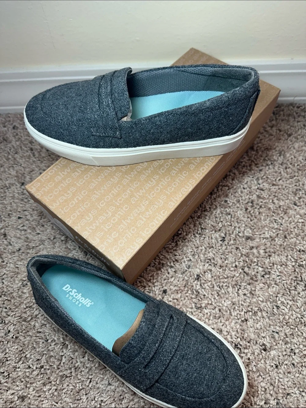 Dr. Scholl's 6M Nova Moccasin Slip-On Penny Loafers in Charcoal Wool